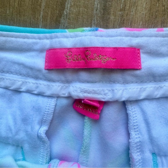 Lilly Pulitzer Floral and Palm Pattern Shorts Sz 2 - Picture 2 of 4